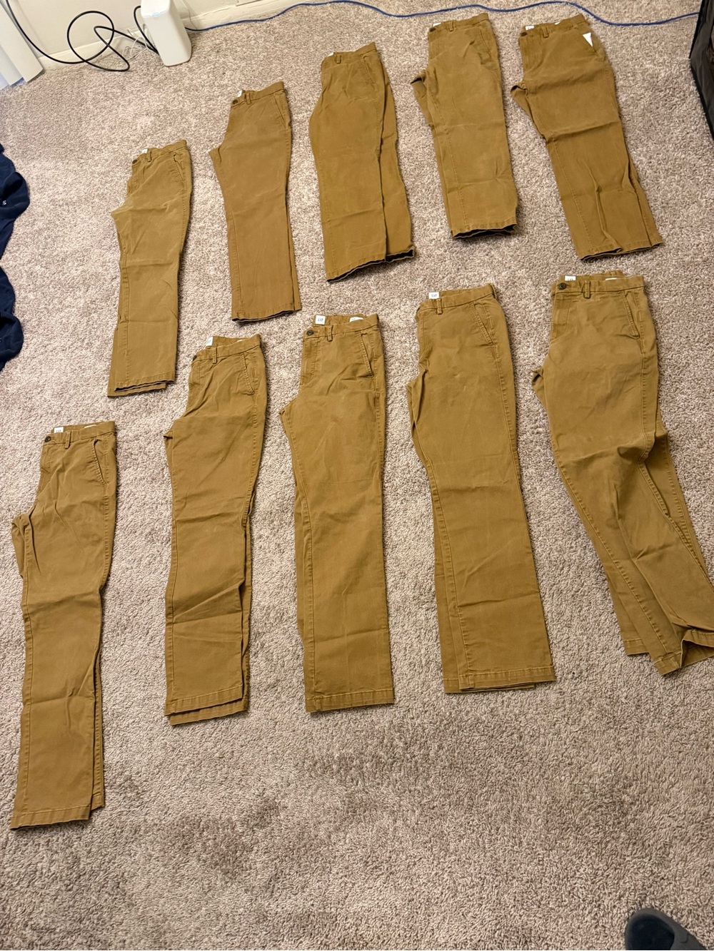 Gap Essential Khakis 29x32